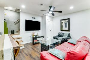 11 Mi to Marietta Square Modern Apt with Yard!