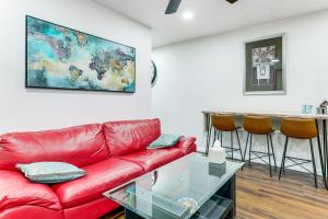 11 Mi to Marietta Square Modern Apt with Yard!