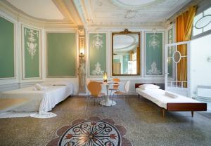 Le Versailles Unique et Charme