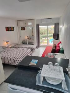 Jupiter Apartment Sea, Pools View