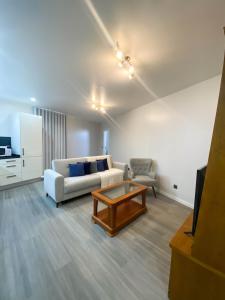 Village Square Coastal Apartment 1D