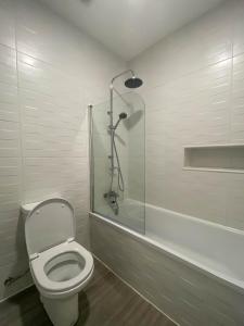 Village Square Coastal Apartment 1D