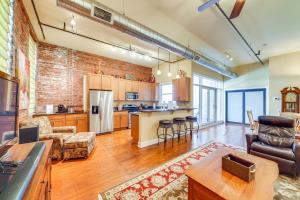Downtown Louisville Escape Perfect for Events!
