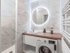 Cour Royale Disneyland Paris