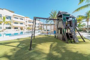 Oceanview condo w Resort amenities Steps to Beach