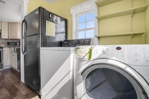 Trembling Bay - Waterfront & a private pier!