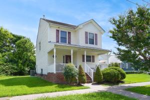 Twins at Bay - Modern luxuries in town!