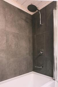 Timber & Stone - Modern Eco Retreat and Studio