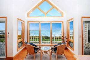 Windshadow - Waterfront & pet friendly!