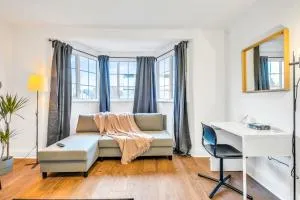 Professionals Choice - 6 flats each with private Kitchen and Bathrooms, Netflix, Close to Wembley Stadium, Food & Coffee - The Hyde