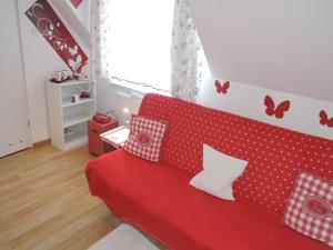 Holiday Home in Dziwnówek near Beach & Lagoon