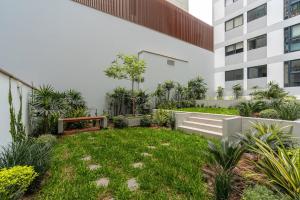 Boutique Apartments with Rooftop Pool in Prime Miraflores