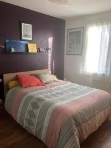 chambre centre ville avec place de parking - Lécousse