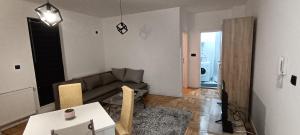 Apartment Eleven