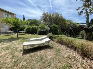 Maisons de vacances Luberon Gite Chaleureux 100 m2 piscine jardin : photos des chambres