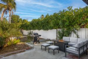 Sunny SoCal Escape 3BR 2BA Bright home with pool