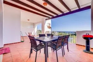 Stunning Apartment With Golf Course and Sea Views - San Roque