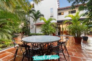 Casa Moderna - Luxury Villa with Private Pool & 6 Casitas