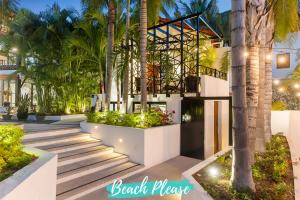 Casa Moderna - Luxury Villa with Private Pool & 6 Casitas