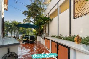 Casa Moderna - Luxury Villa with Private Pool & 6 Casitas