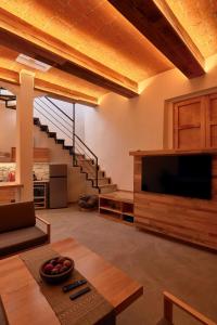 Rubina gem in downtown Design Location AC