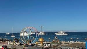 Luxury studio with beach