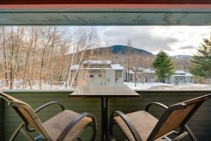Lincoln Condo with Balcony and View Less Than 2 Mi to Loon Mtn