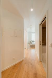 Mary Pink - NO RC C - Amazing Two-Bedroom Apartment