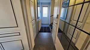 Family home for 4 people, with garden