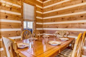 Big Bear Spacious Mountain Retreat with Hot Tub, Game Room & Stunning Views Sleeps 12