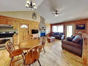 Majestic View - Rocky Grove