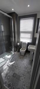 Chandos - 4 Bedroom House - 20 Mins to Centre