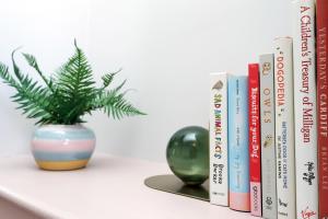 Cwmdare House - Home near Cardiff City Centre with parking