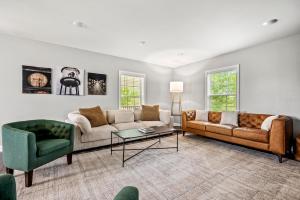 Spacious Home 4BR Fire Pit, Patio Hot Tub