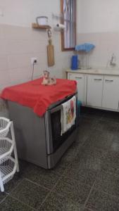 Edifício Malibu- 100 metros da praia-Check-in às 9hs e Check-out às 18hs- Apto com Wi-Fi fibra 600 mega e TV por assinatura com 120 canais