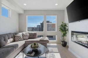 Silver Creek Townhome with Hot Tub l Poppy