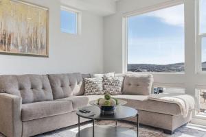 Silver Creek Townhome with Hot Tub l Poppy