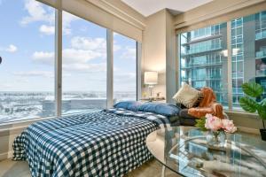 The Urban Peak on the 19th Floor of the Alura