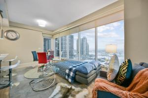 The Urban Peak on the 19th Floor of the Alura