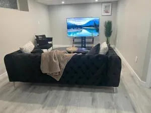 Luxury Private Suite with Separate Entrance - Transcona