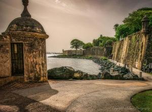 Puerto Rico Pvt Room in shared home