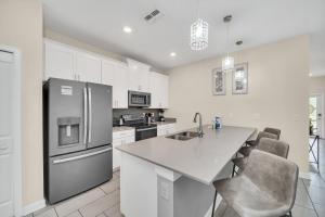 780PB Luxury 5Bd Home