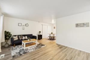 Central Bellevue North Suite Near Downtown & I-90