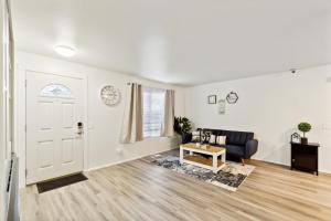 Central Bellevue North Suite Near Downtown & I-90