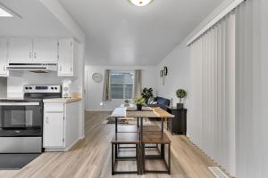 Central Bellevue North Suite Near Downtown & I-90
