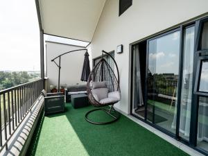 347 Waterfall Penthouse