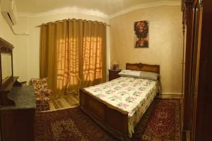 flat in compound wesal
