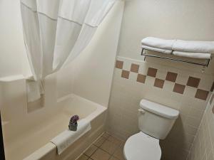 Fossil Creek Hotel & Suites