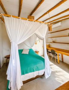 Suite Delfín, Do mar