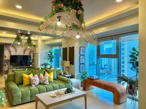 Palms Paradise with the best view of BGC plus Netflix